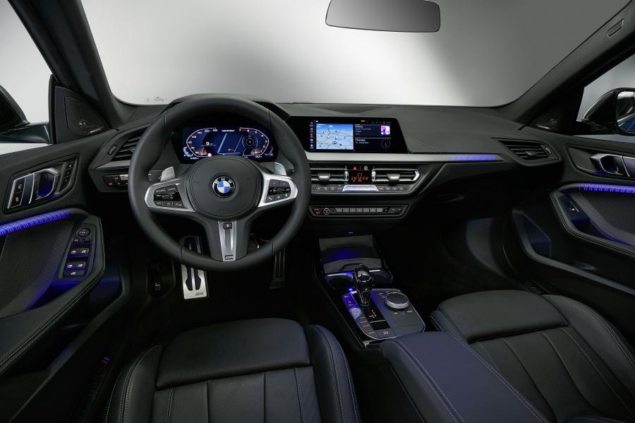 Торпедо BMW M235i xDrive Gran Coupe (F44) 2020 года  (WW) (фото 64 из 96)